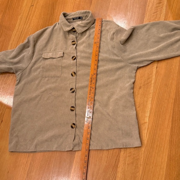 Nasty Gal Taupe Corduroy Button Down Shirt Size 8 Oversized l, Casual, Grunge - Picture 7 of 9